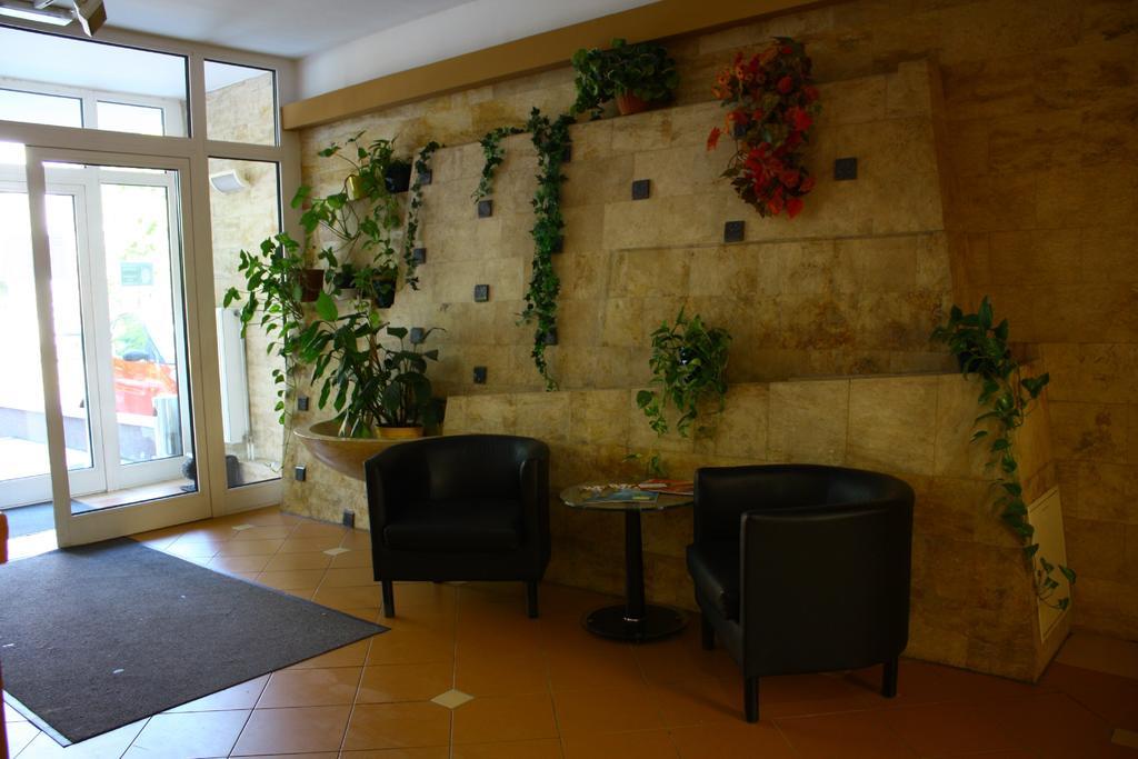 Hotel Pest Inn Budapeste Exterior foto